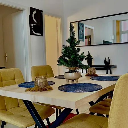 Au Bord Du Apartment *